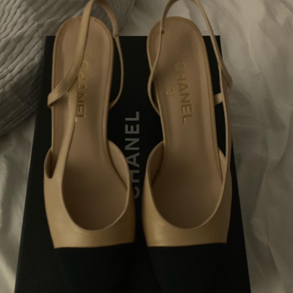 Authentic Chanel Slingbacks two tone 39.5